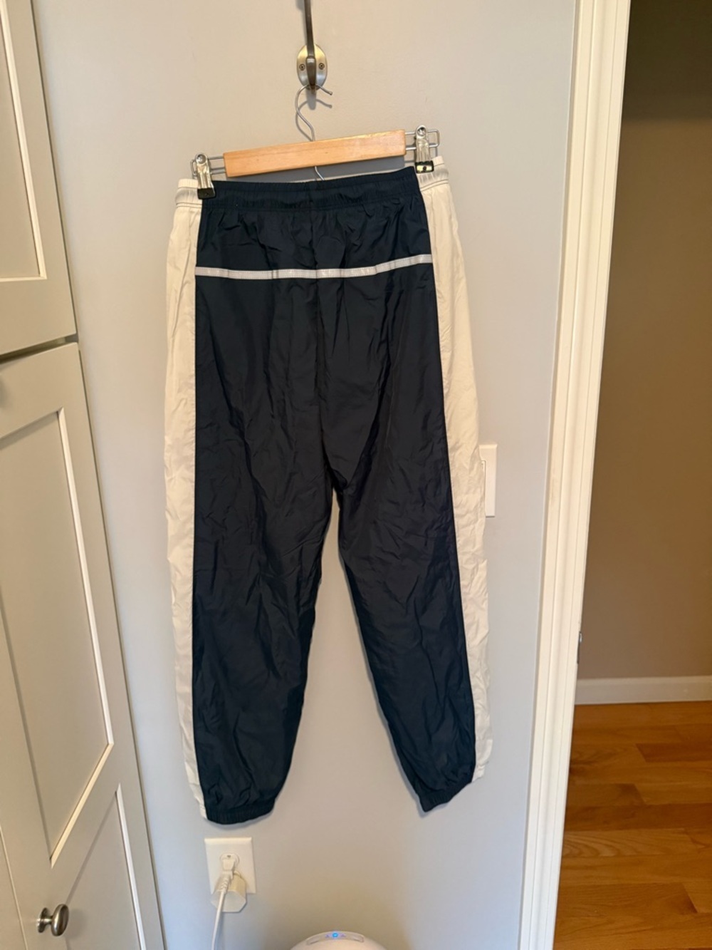 Peloton Colorblock Windbreaker Set Jacket & Joggers Size S - Picture 11 of 11